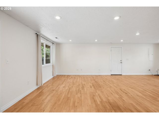 17465 Sw BLANTON St, Beaverton, OR 97078