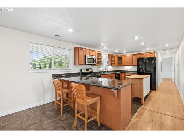 17465 Sw BLANTON St, Beaverton, OR 97078