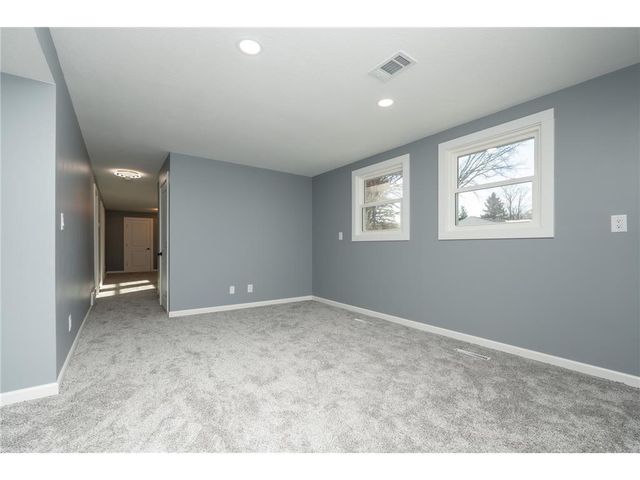 300 Viking Drive, Mankato, MN 56001