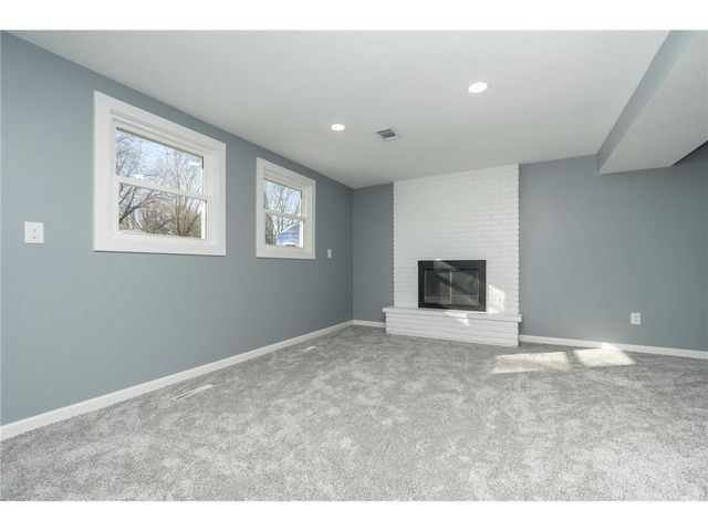 300 Viking Drive, Mankato, MN 56001