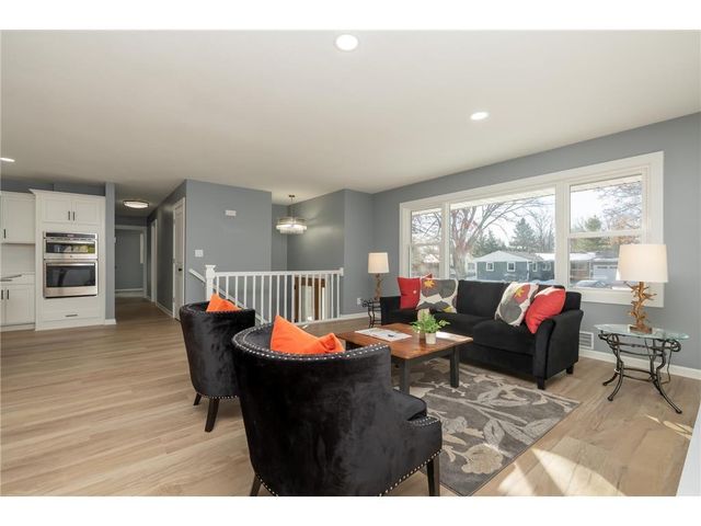 300 Viking Drive, Mankato, MN 56001