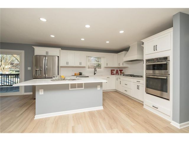 300 Viking Drive, Mankato, MN 56001