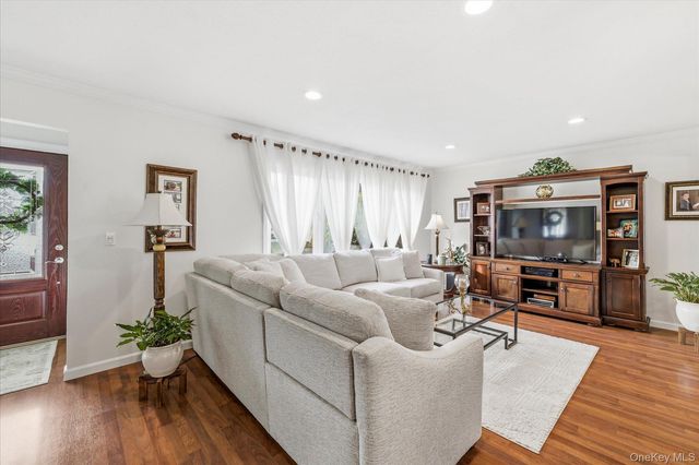 3643 Woodward Avenue, Seaford, NY 11783