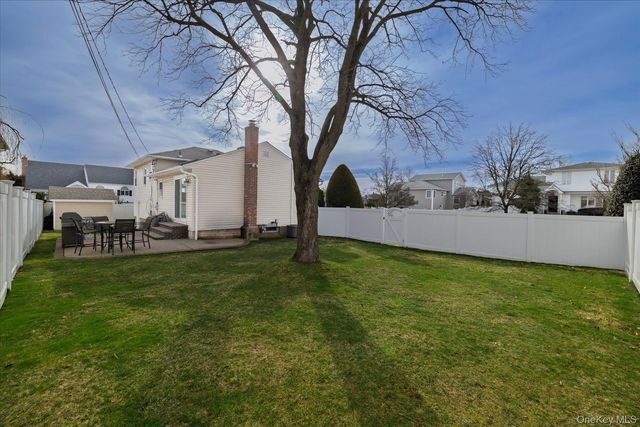 3643 Woodward Avenue, Seaford, NY 11783