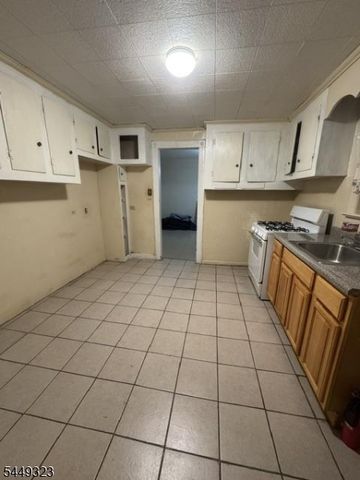 14 Wakeman Ave, Newark City, NJ 07104