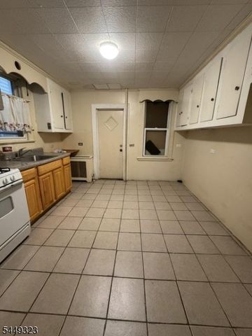 14 Wakeman Ave, Newark City, NJ 07104