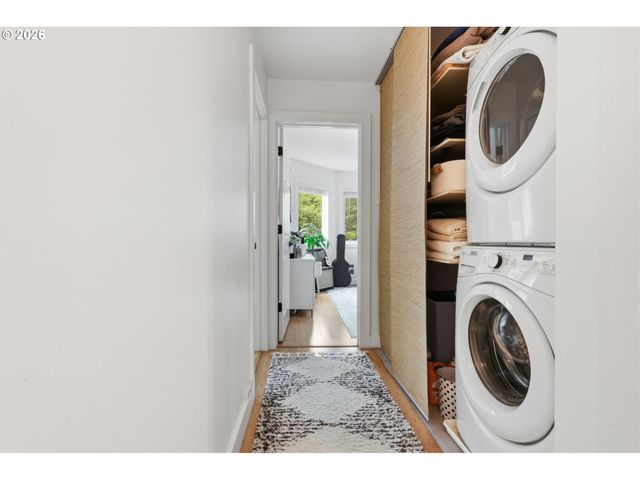 65 OSWEGO Smt, Lake Oswego, OR 97035