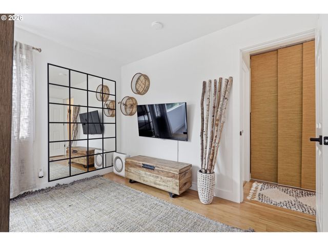 65 OSWEGO Smt, Lake Oswego, OR 97035