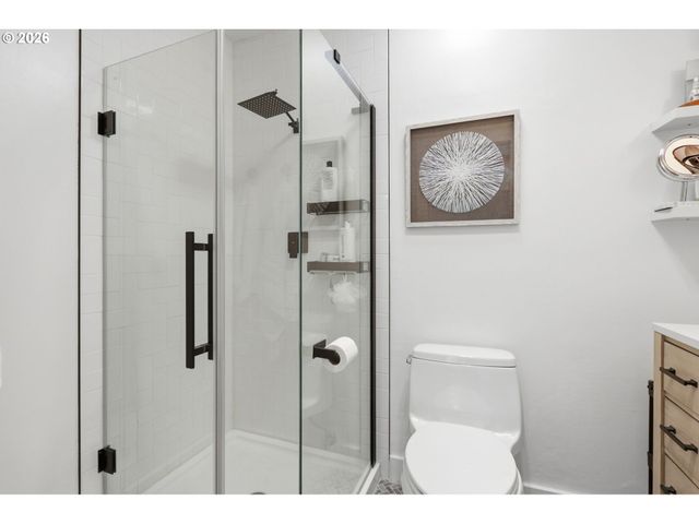 65 OSWEGO Smt, Lake Oswego, OR 97035