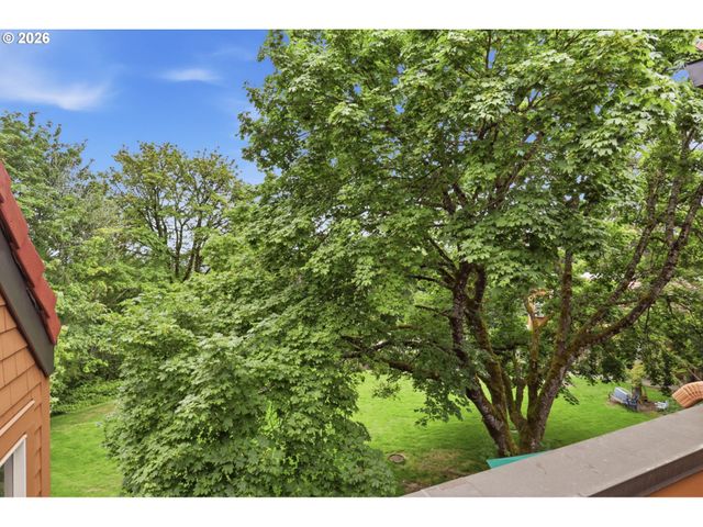 65 OSWEGO Smt, Lake Oswego, OR 97035