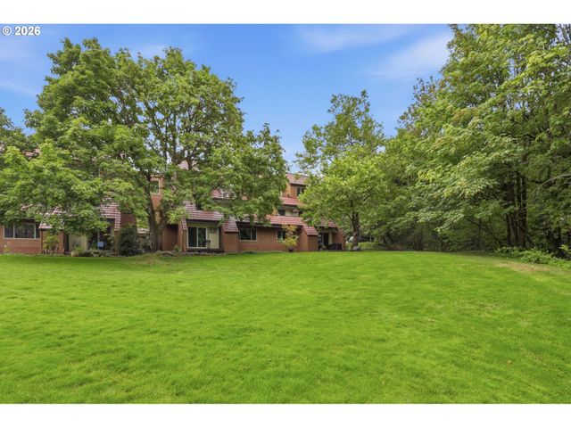 65 OSWEGO Smt, Lake Oswego, OR 97035