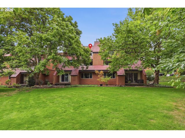 65 OSWEGO Smt, Lake Oswego, OR 97035