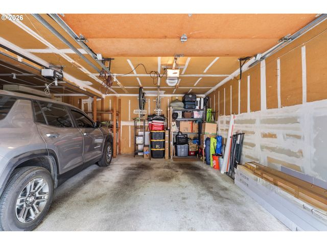 65 OSWEGO Smt, Lake Oswego, OR 97035
