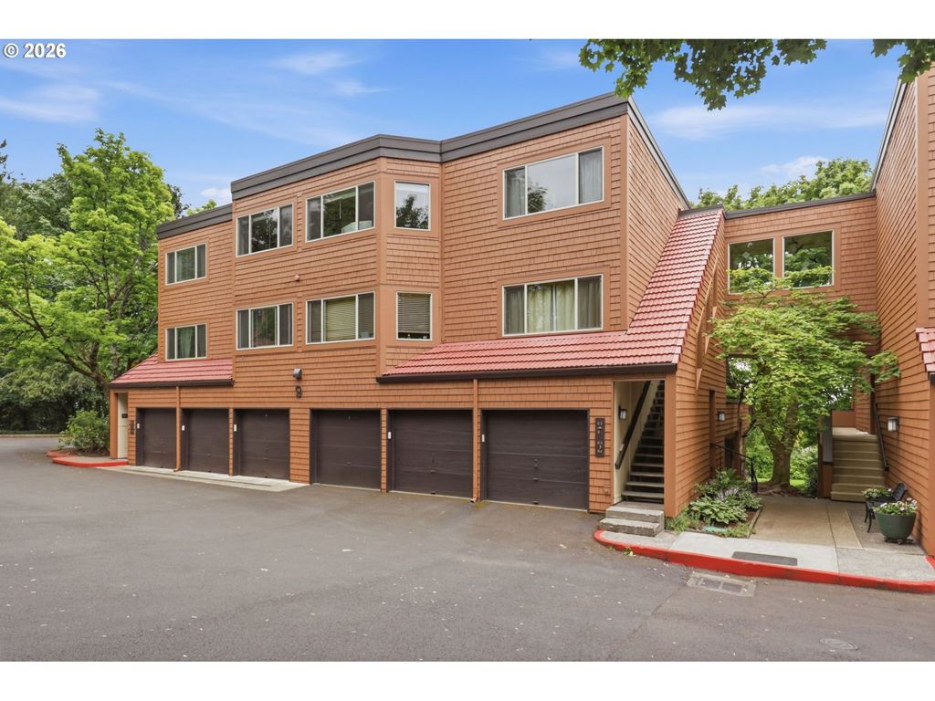 65 OSWEGO Smt, Lake Oswego, OR 97035