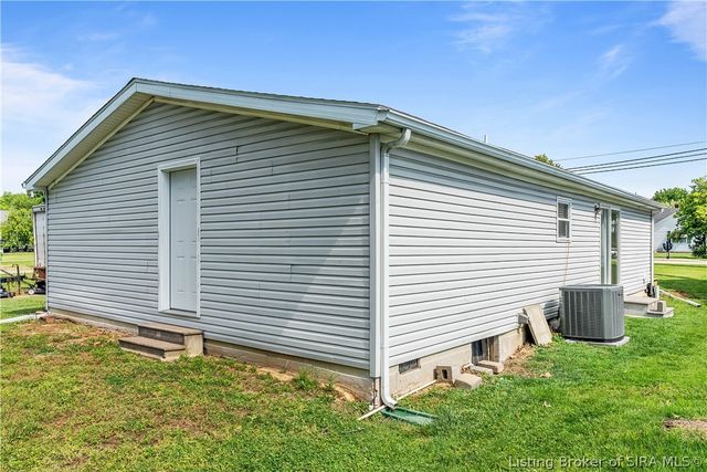 1711 McDonald Lane, New Albany, IN 47150