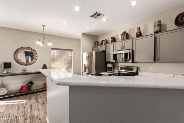 2052 N HOLGUIN Way, Chandler, AZ 85225