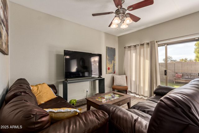 2052 N HOLGUIN Way, Chandler, AZ 85225