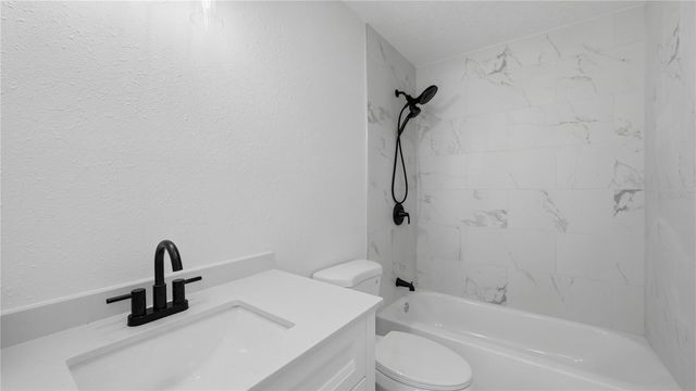 561 YALE ROAD, Venice, FL 34293