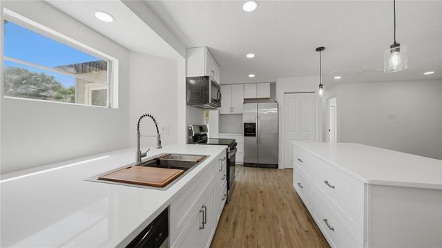 561 YALE ROAD, Venice, FL 34293