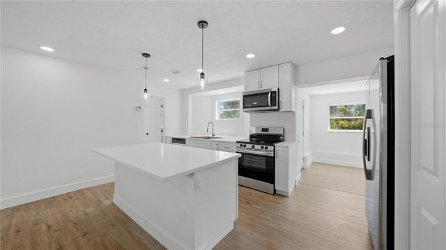 561 YALE ROAD, Venice, FL 34293