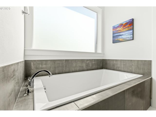 3691 Se ATHERTON Ave, Gresham, OR 97080