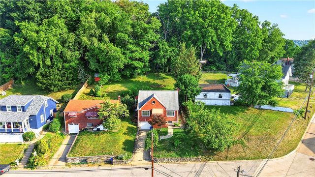 297 Patterson Ave, Bridgeville, PA 15017