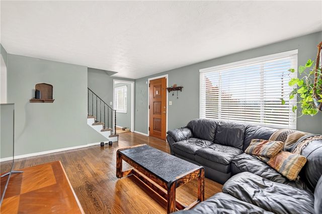 297 Patterson Ave, Bridgeville, PA 15017