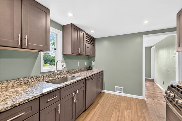297 Patterson Ave, Bridgeville, PA 15017