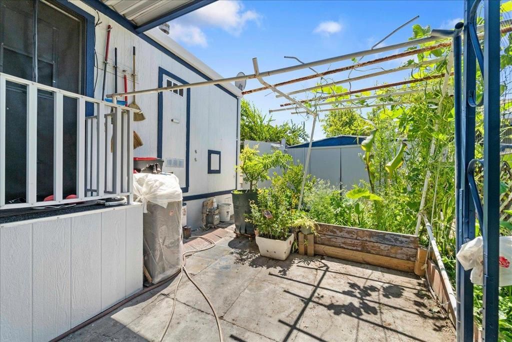 Image 29 of property listing at 2580 Senter Road 476, San Jose, CA 95111