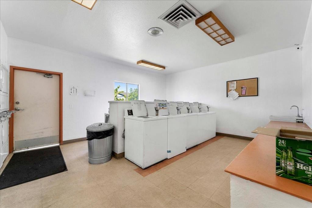 Image 33 of property listing at 2580 Senter Road 476, San Jose, CA 95111