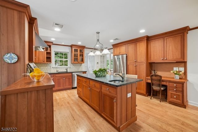 31 Claremont Ave, Maplewood Twp., NJ 07040