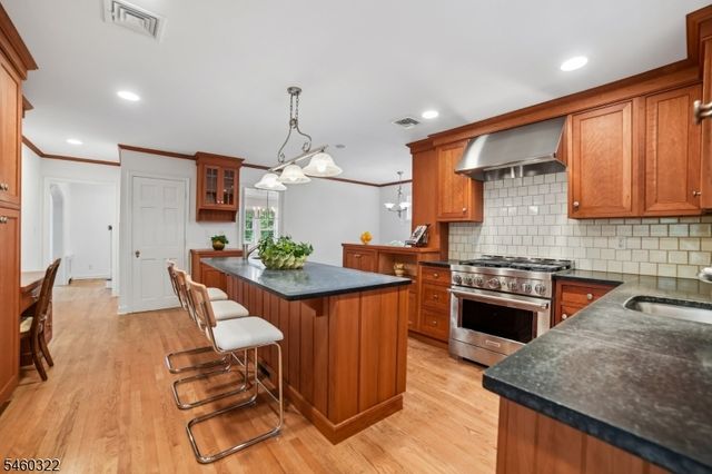 31 Claremont Ave, Maplewood Twp., NJ 07040