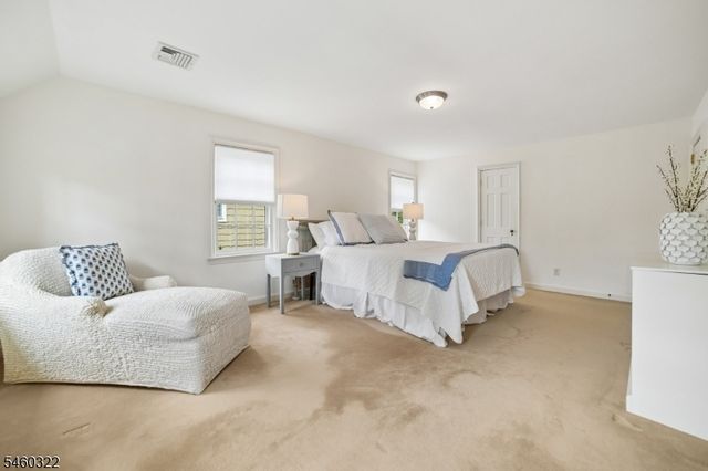 31 Claremont Ave, Maplewood Twp., NJ 07040