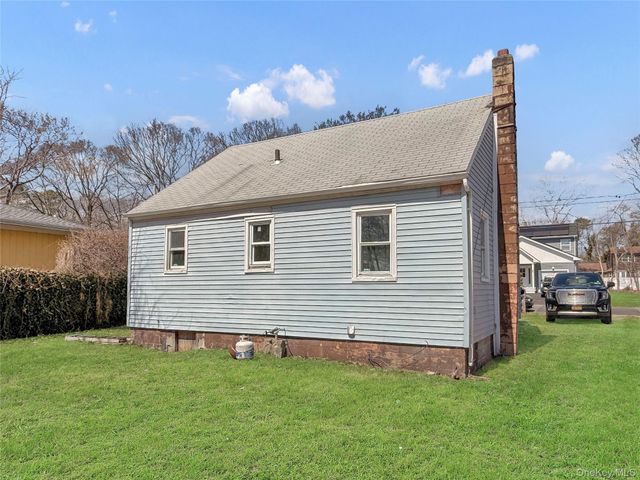 106 Eleanor Avenue, Mastic, NY 11950