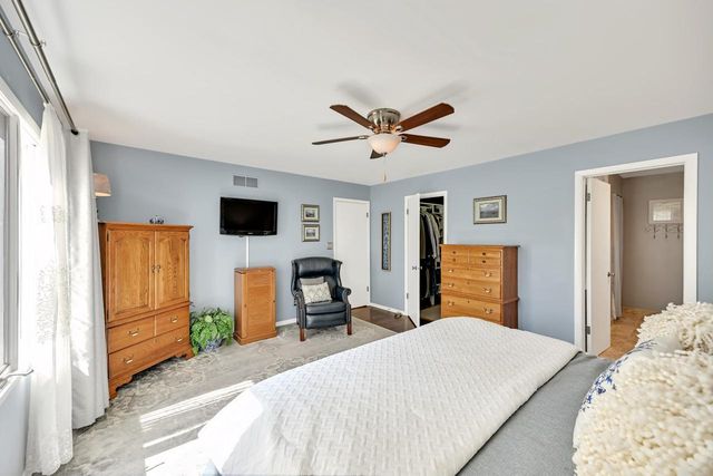 2138 Edgewood DRIVE, Grafton, WI 53024