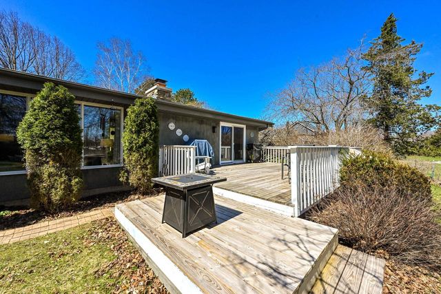 2138 Edgewood DRIVE, Grafton, WI 53024