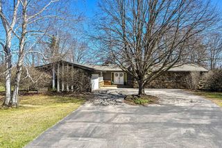 2138 Edgewood DRIVE, Grafton, WI 53024