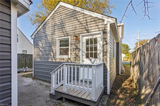 221 S Hope ST, Hampton, VA 23663