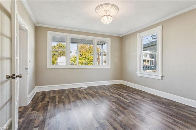 221 S Hope ST, Hampton, VA 23663