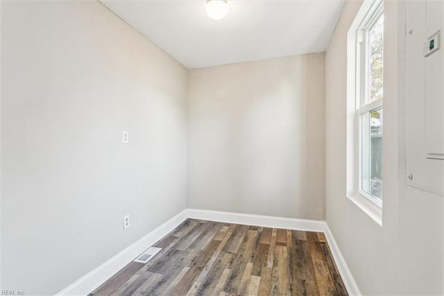 221 S Hope ST, Hampton, VA 23663