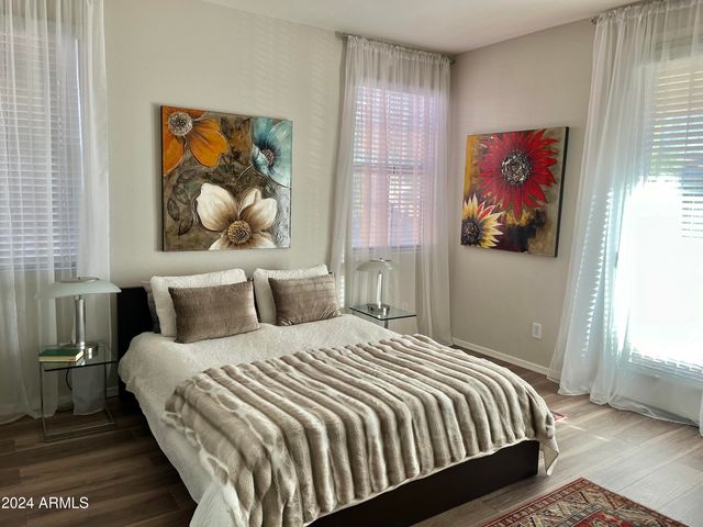 2416 W DUSTY WREN Drive, Phoenix, AZ 85085