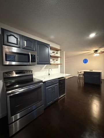 618 9th Avenue NW, New Brighton, MN 55112