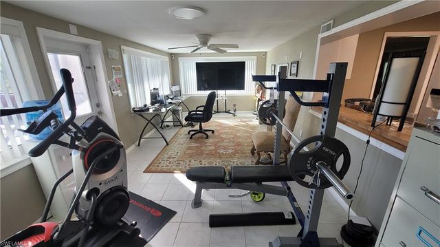 1642 SE 39th TER, Cape Coral, FL 33904