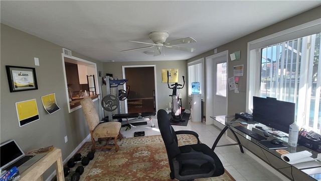 1642 SE 39th TER, Cape Coral, FL 33904