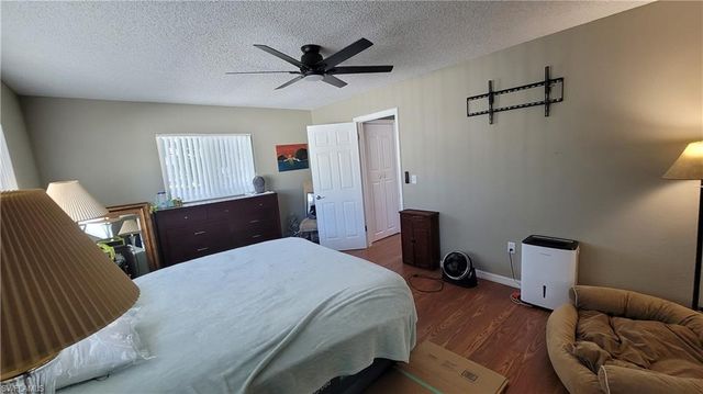 1642 SE 39th TER, Cape Coral, FL 33904