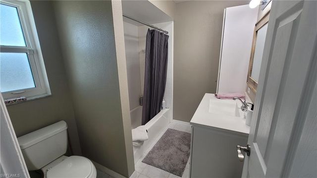 1642 SE 39th TER, Cape Coral, FL 33904