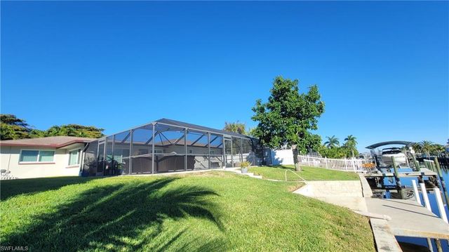 1642 SE 39th TER, Cape Coral, FL 33904