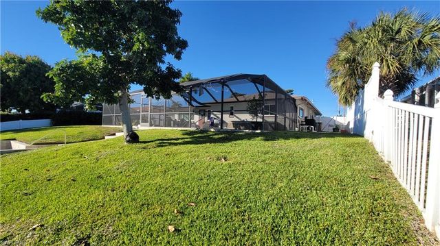 1642 SE 39th TER, Cape Coral, FL 33904