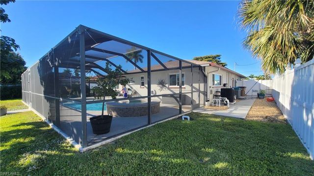 1642 SE 39th TER, Cape Coral, FL 33904