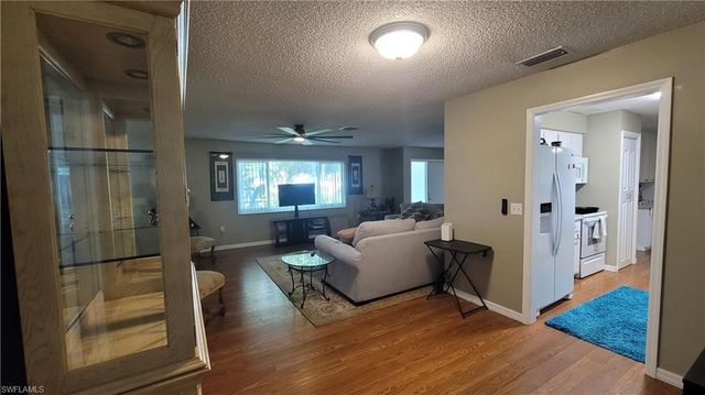 1642 SE 39th TER, Cape Coral, FL 33904